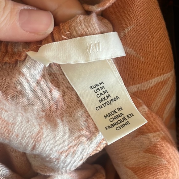 SP: H&M Tropical Ruffle Jumpsuit Medium - Picture 2 of 2